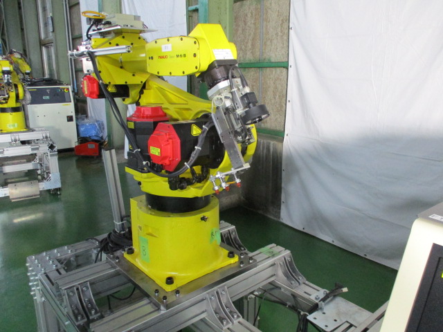 ROBOT FANUC M-6iB R-J3iC